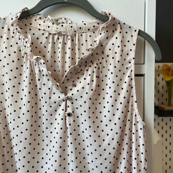 41 Hawthorn Cream and Black Ruffled Sleeveless Blouse stitch fix small - Picture 2 of 7